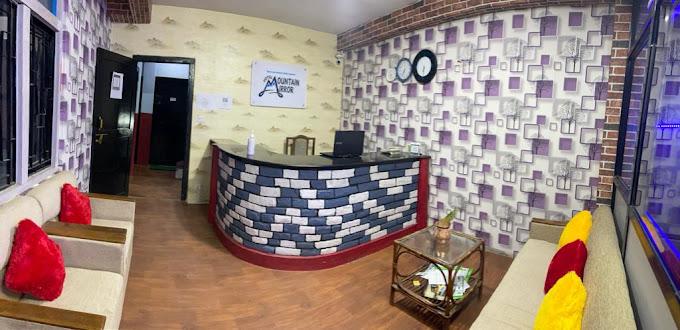 Hotel Mountain Mirror