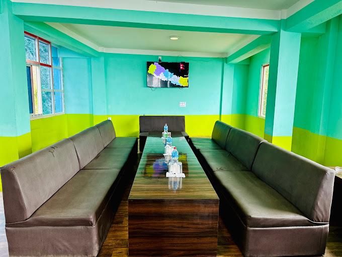 Hotel Mountain Mirror