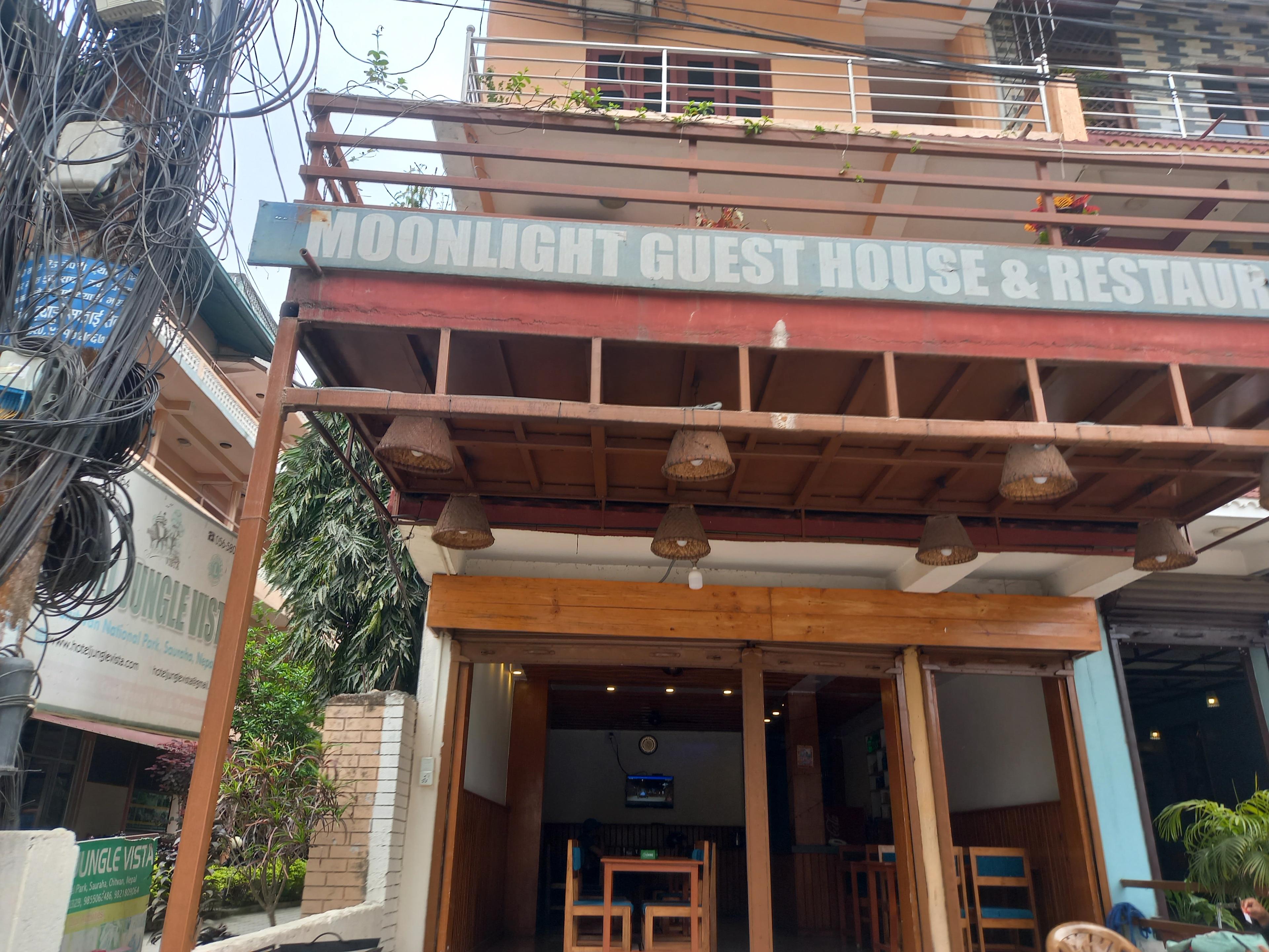 Moonlight Guest House And Restaurant
