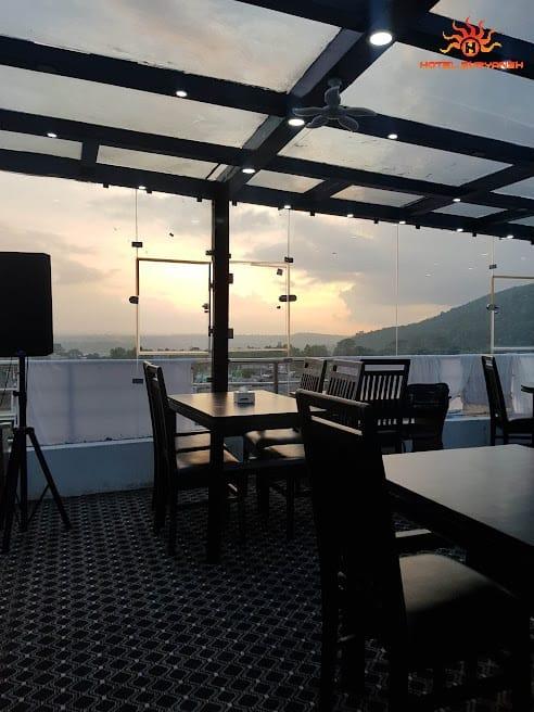 Quick 20 House Hotel Pvt.Ltd