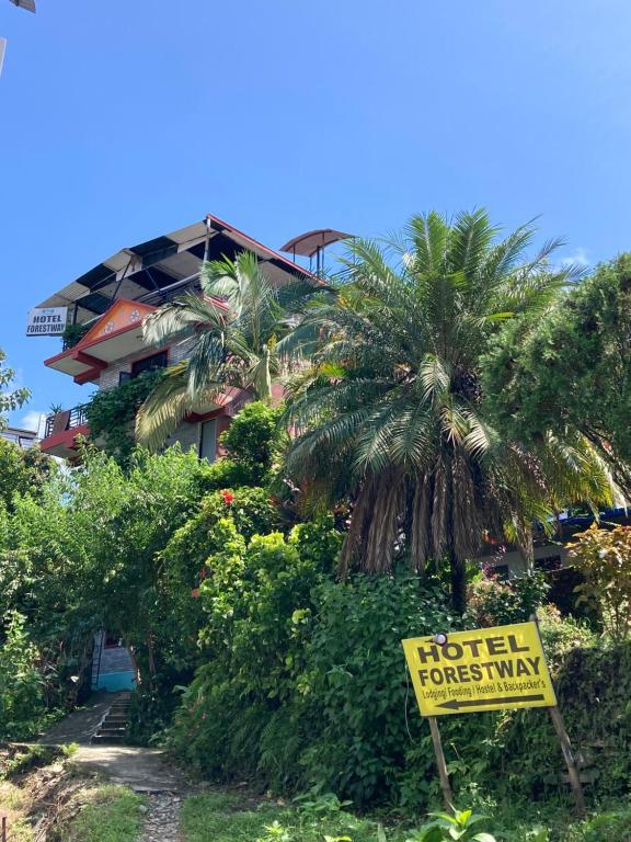 Hotel Forest Way, Hostel & Backpackers