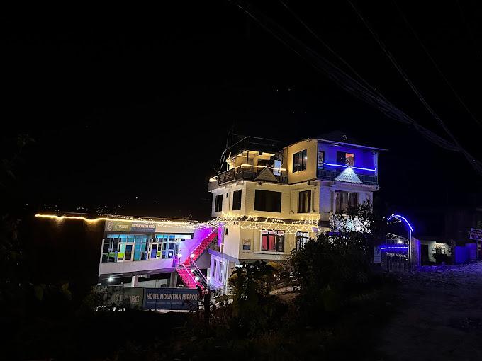 Hotel Mountain Mirror