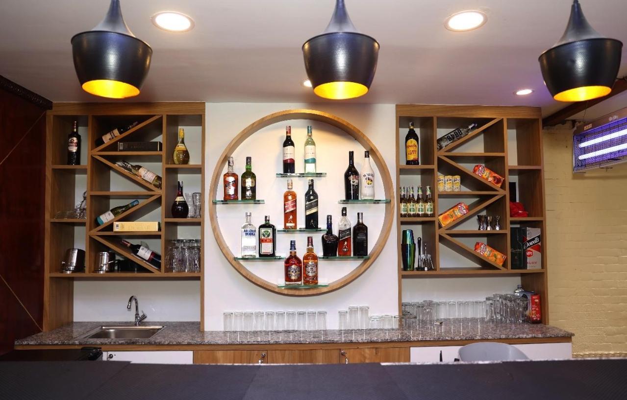 Redstone Regency Hotel