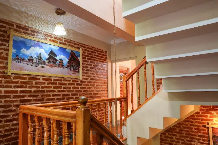 Kaji Chen, The Tourist Accommodation