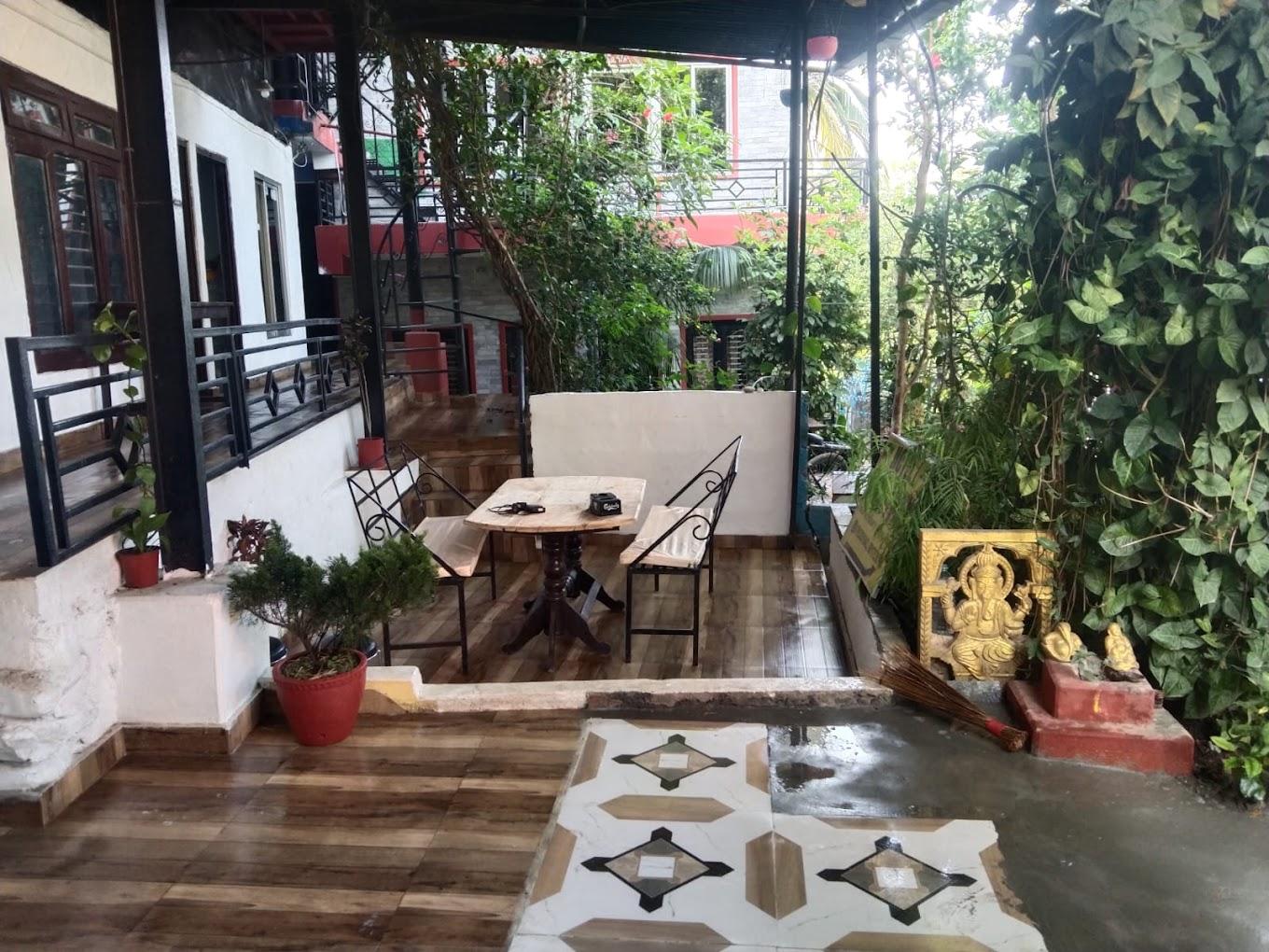 Hotel Forest Way, Hostel & Backpackers