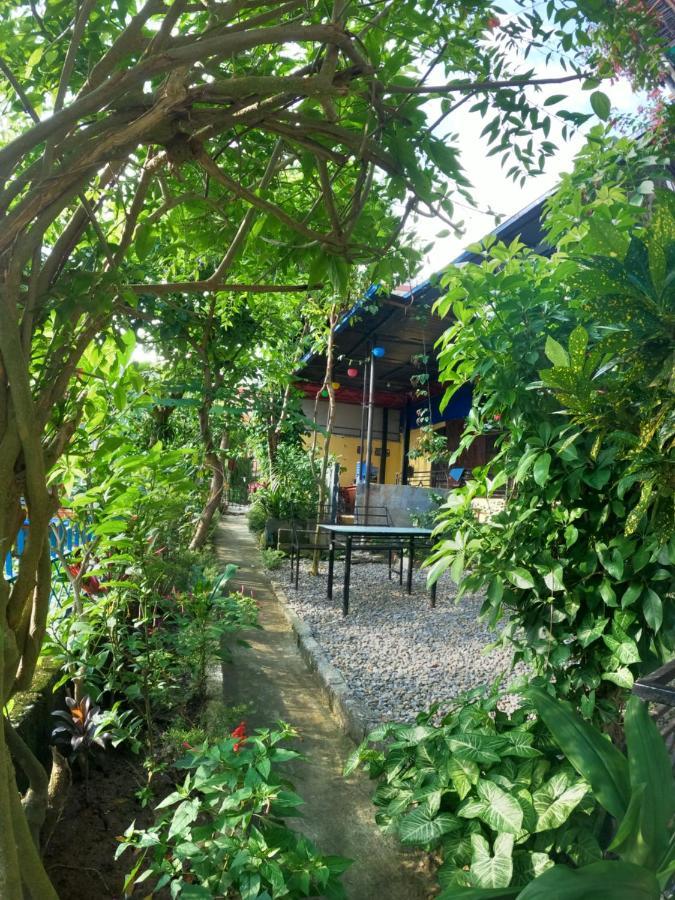 Hotel Forest Way, Hostel & Backpackers
