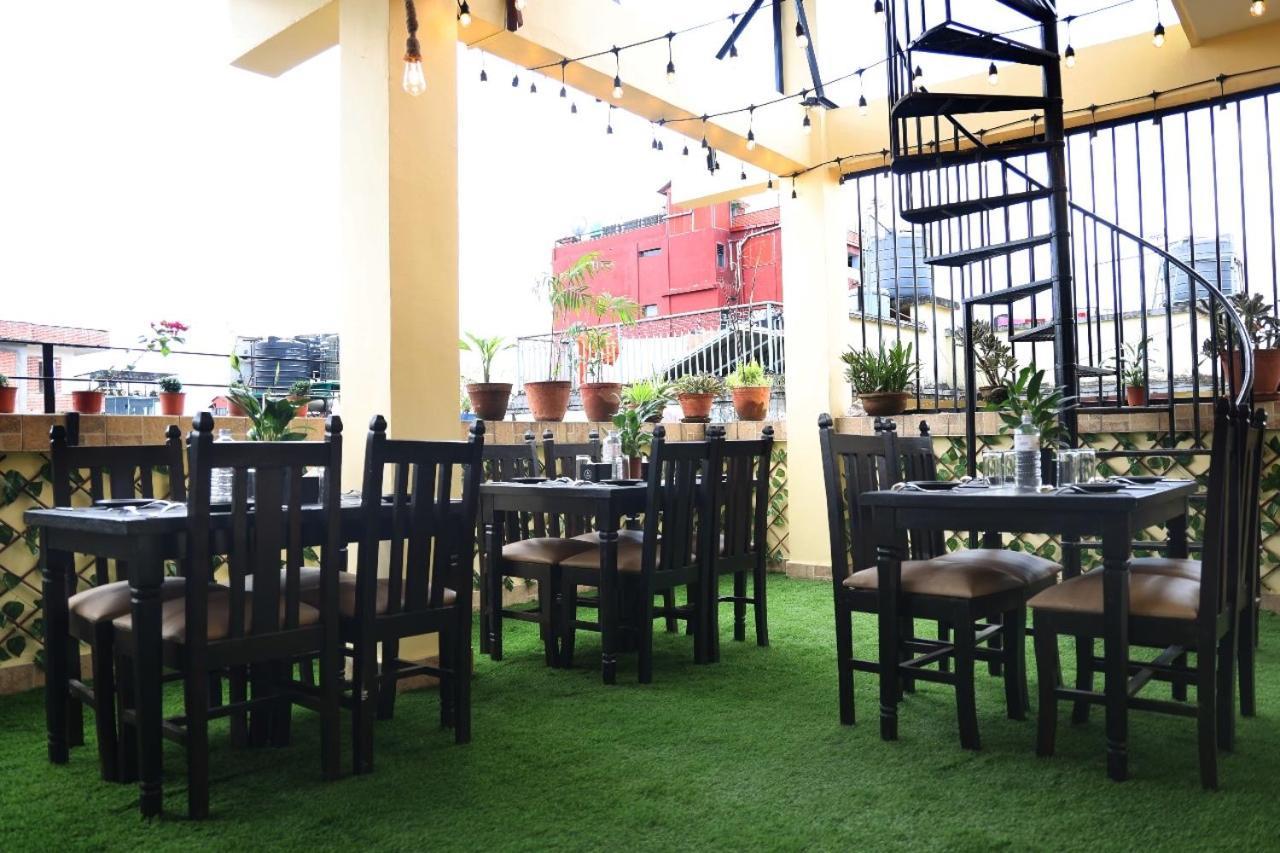 Redstone Regency Hotel