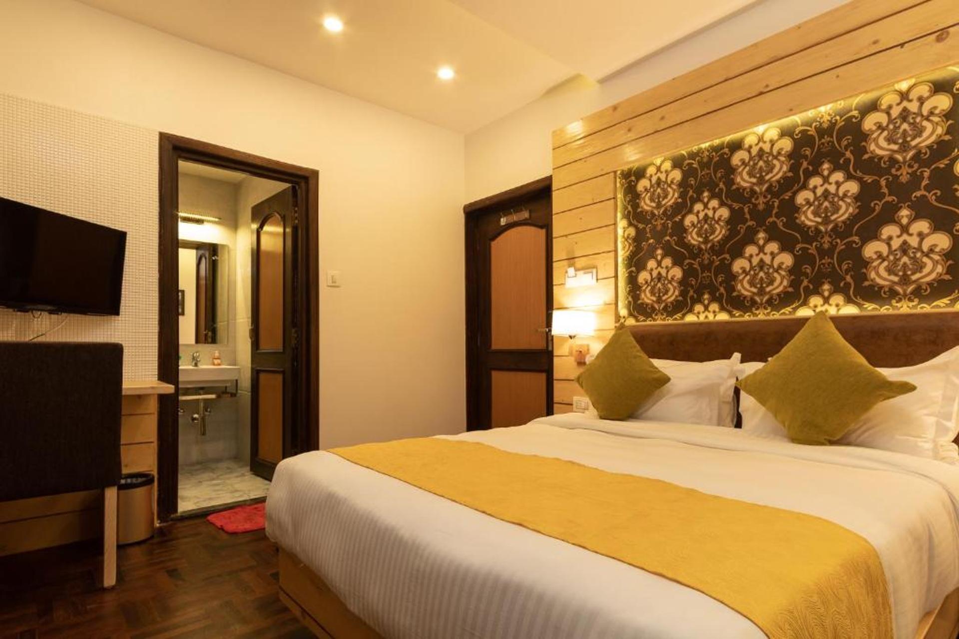 Deluxe Double  Bedroom