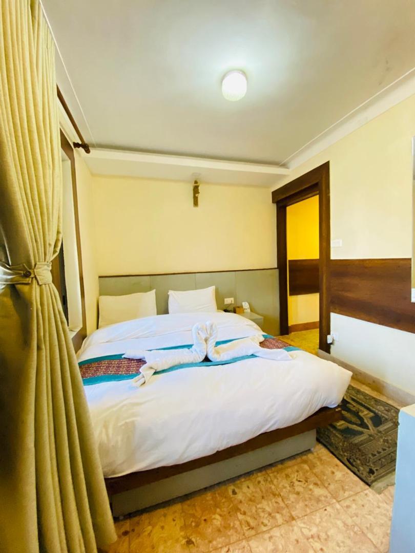 Lakhe Room