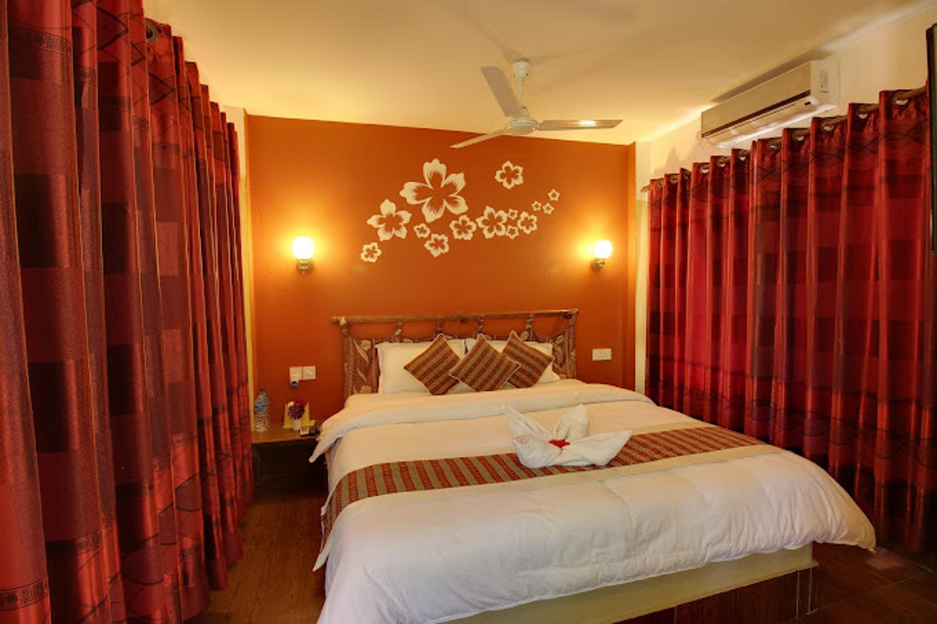 Deluxe Couple Room