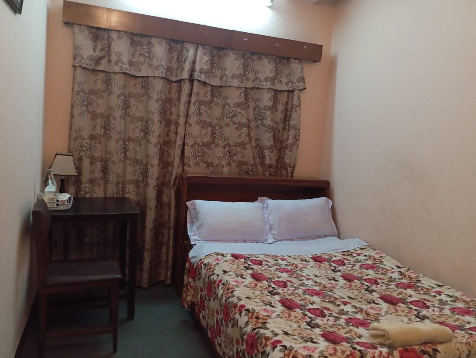 Double Bedroom With Shared Bathroom
