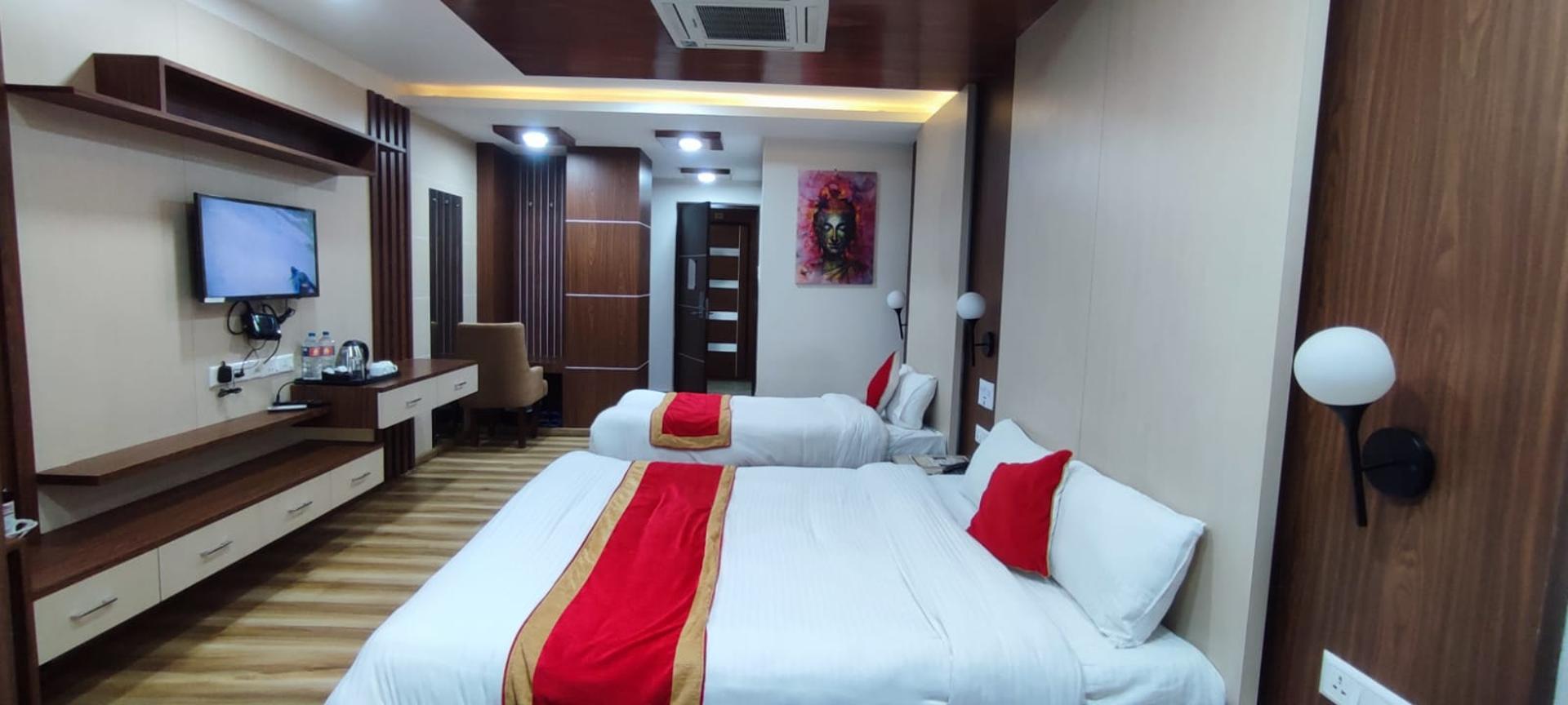 Super Deluxe Family Room