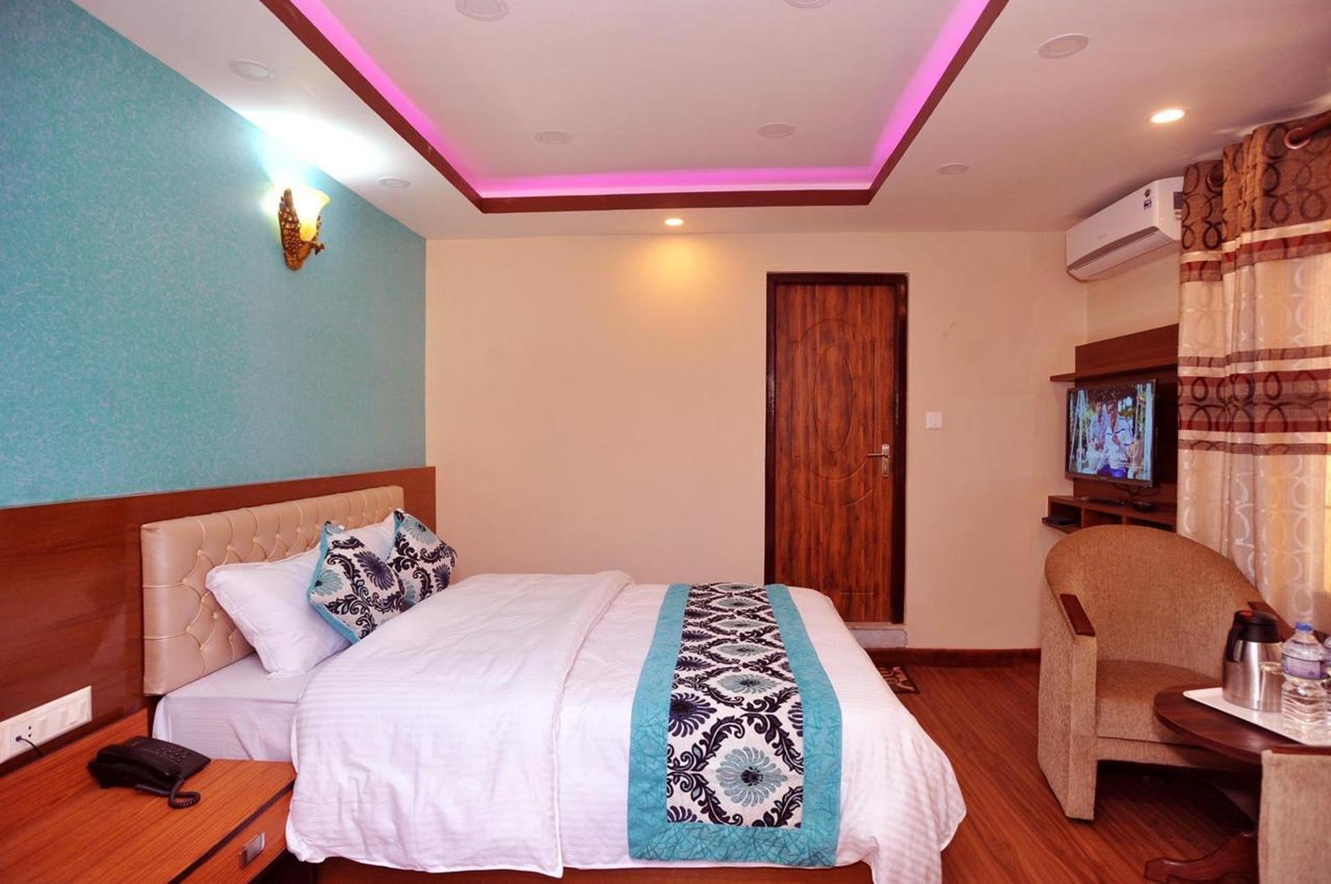 Master/ Couple Bedroom