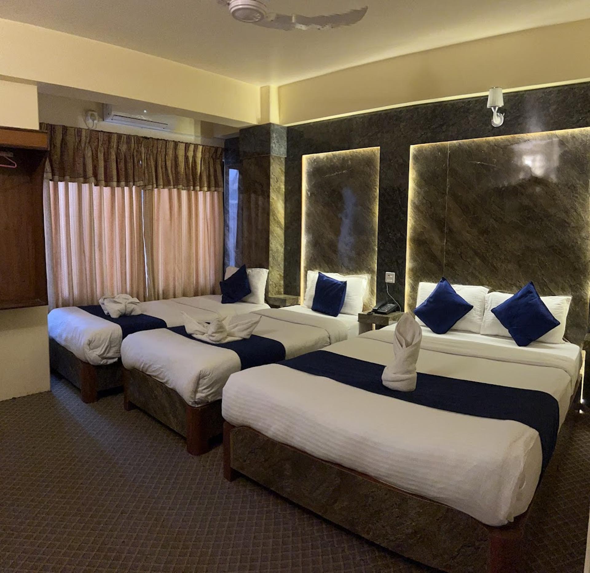 Family 4 Sharing Room