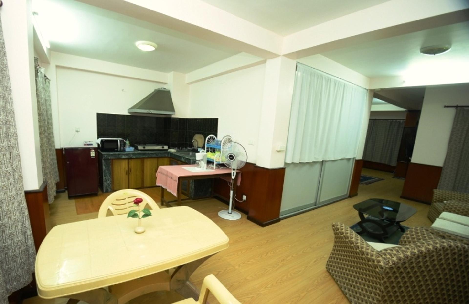 Deluxe Studio Room (Room size: Avg. 650 Sq. feet)
