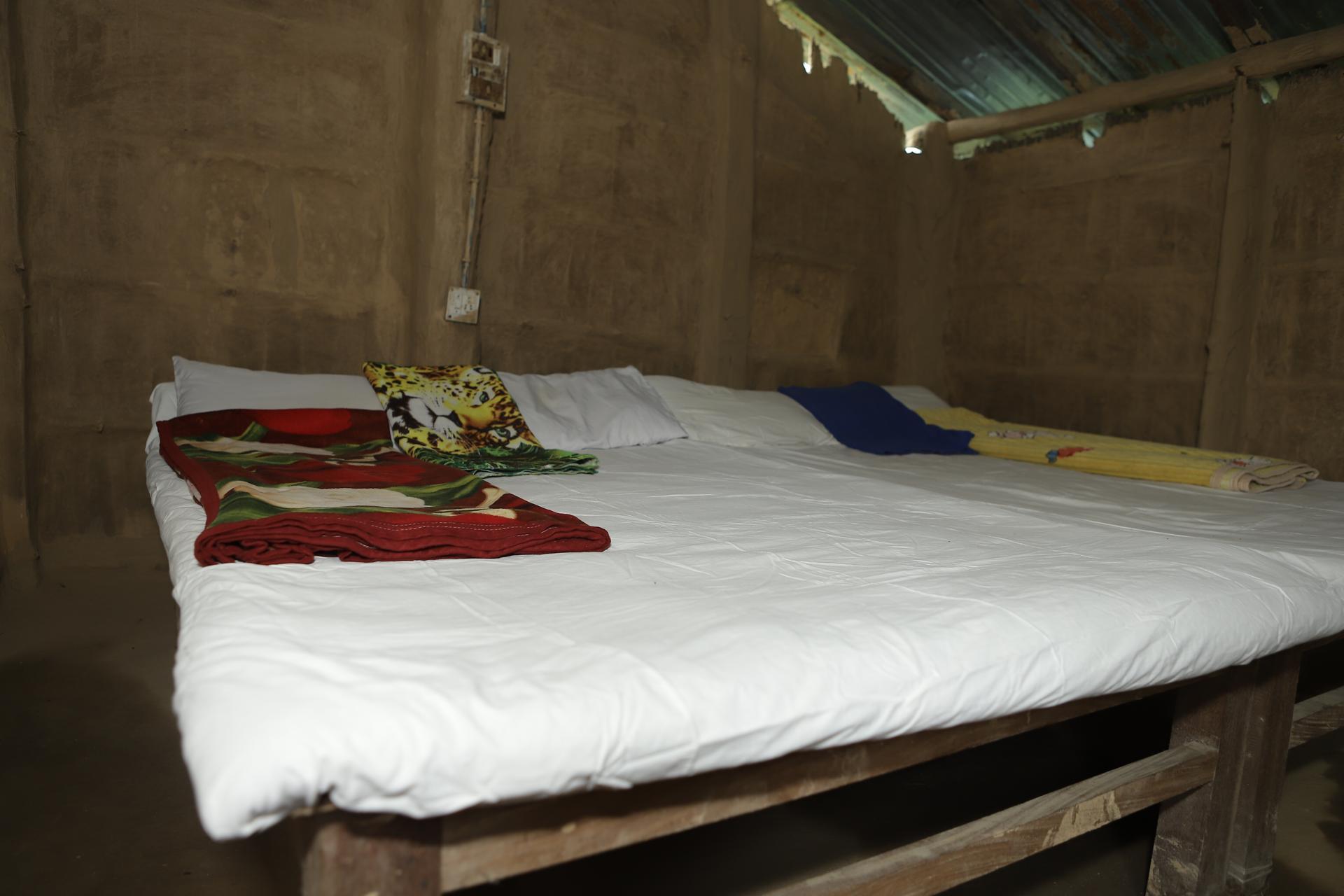 Twin Bed Room