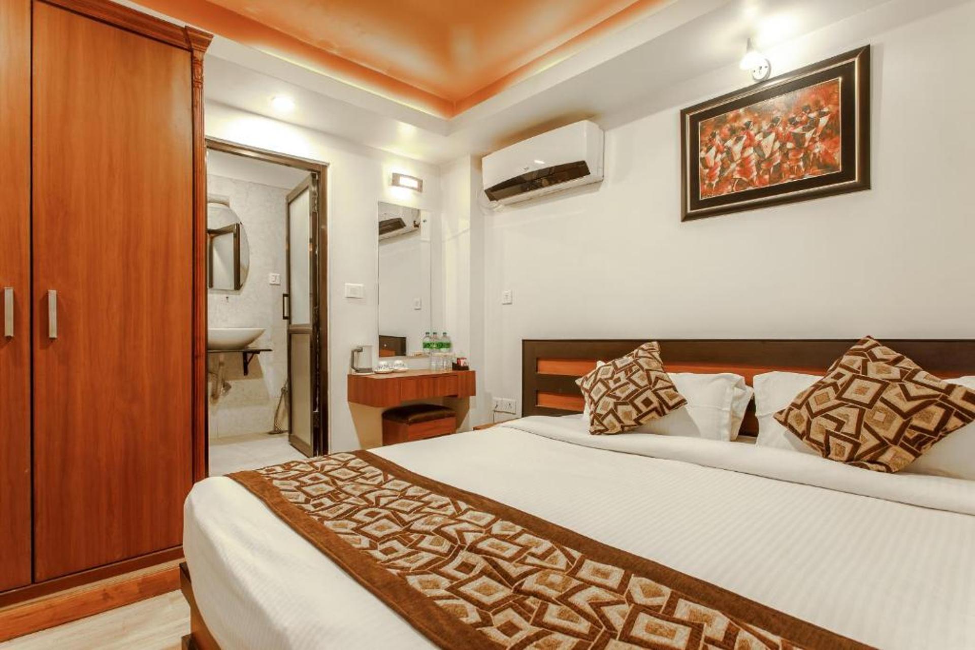 Deluxe Double Bedroom