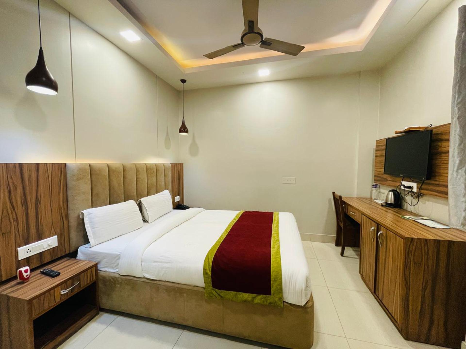 Standard Master Bed