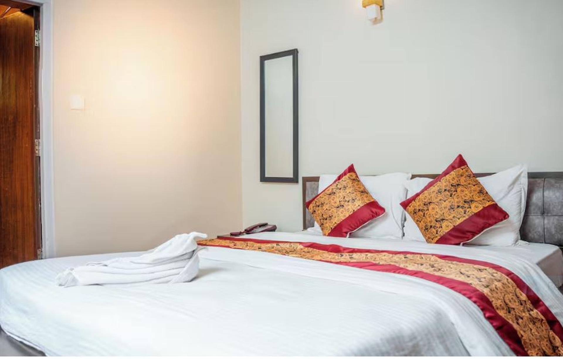 Deluxe Double King Size Bed