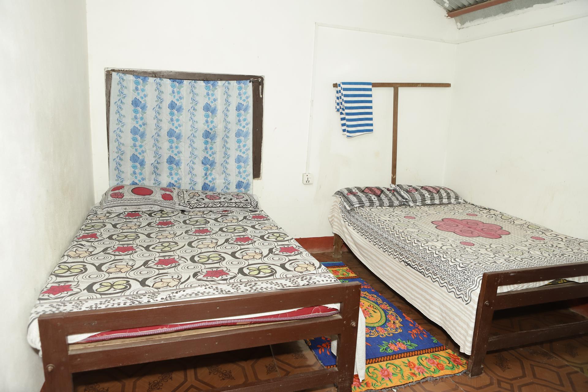 Twin Bed Room