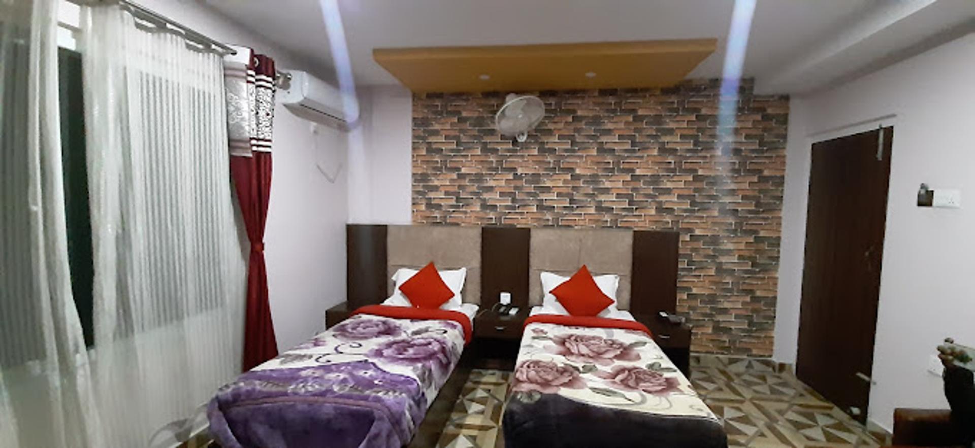 Deluxe Twin Room