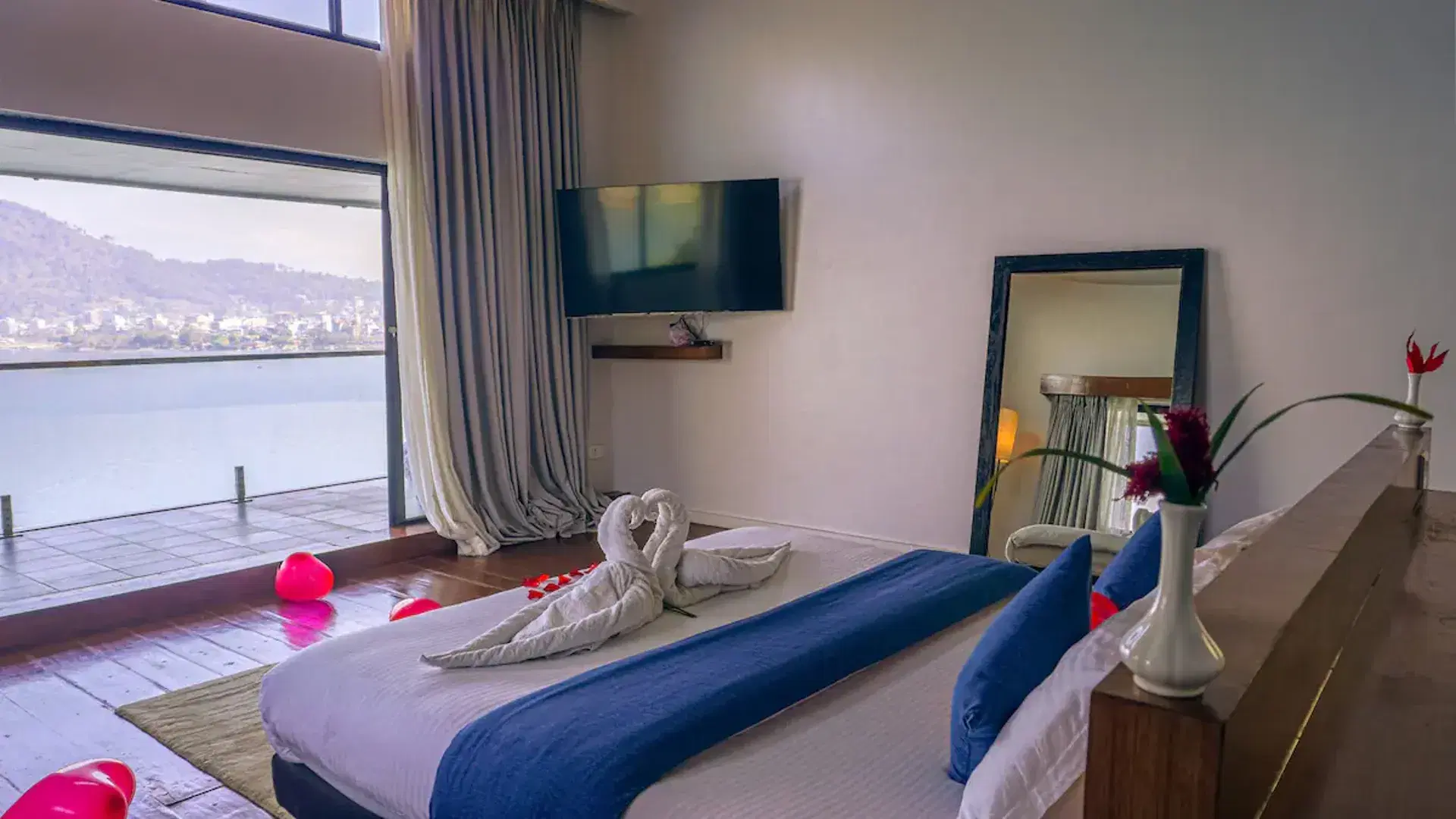 Deluxe King Room
