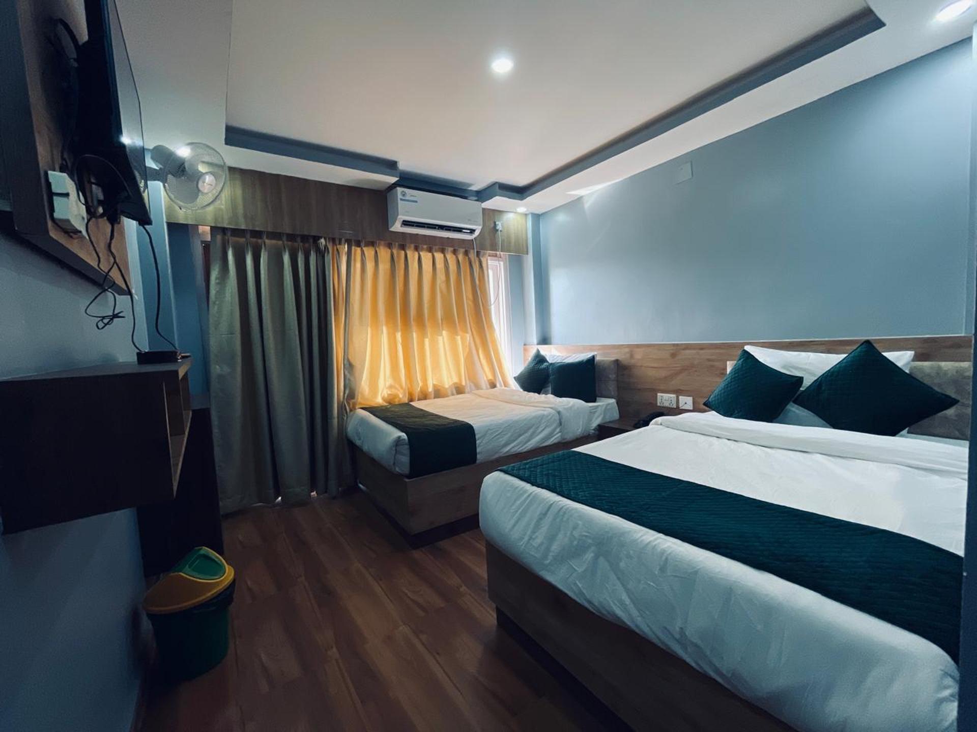 Twin Bed Room