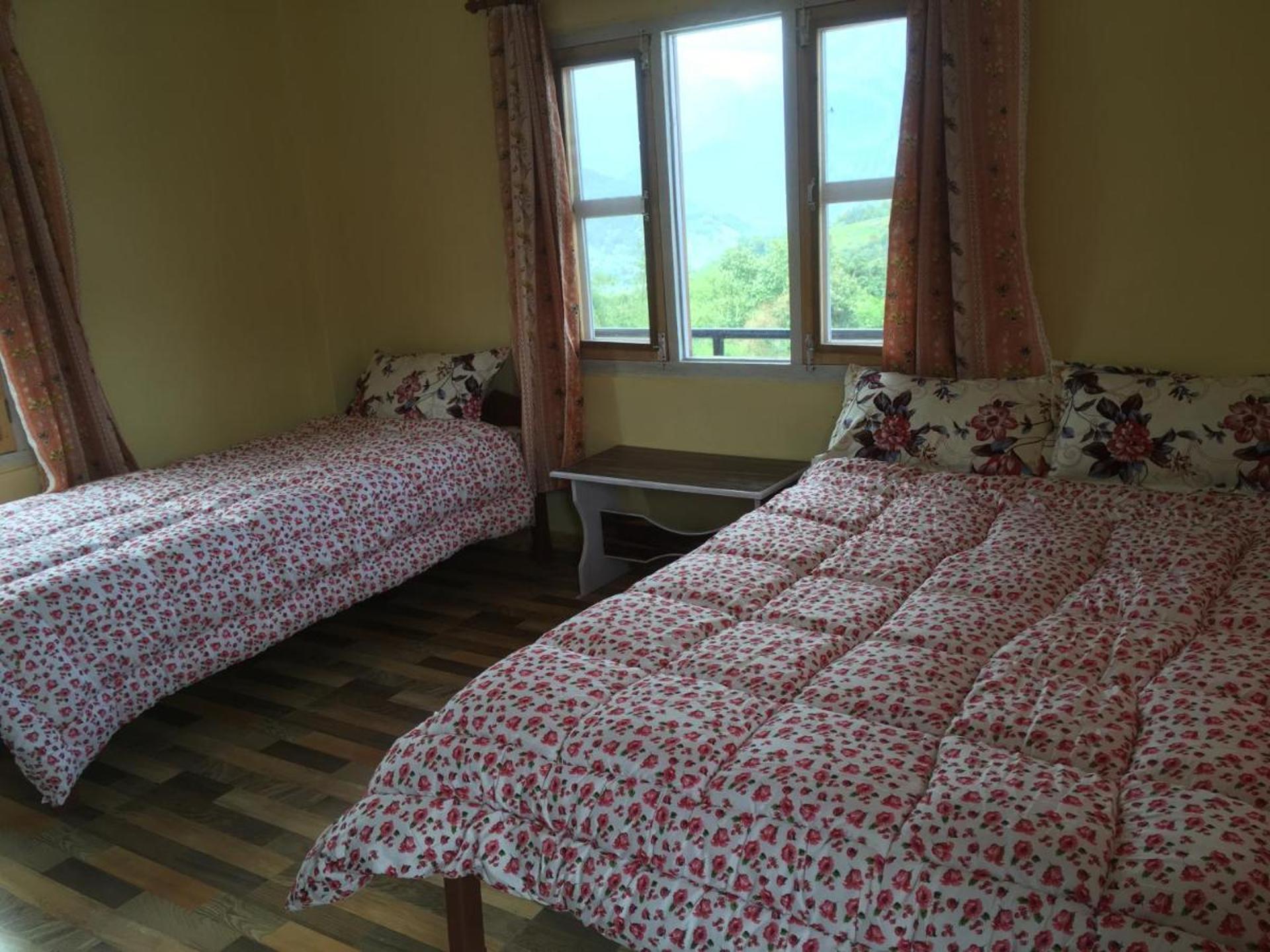 Triple Bed with Lake View