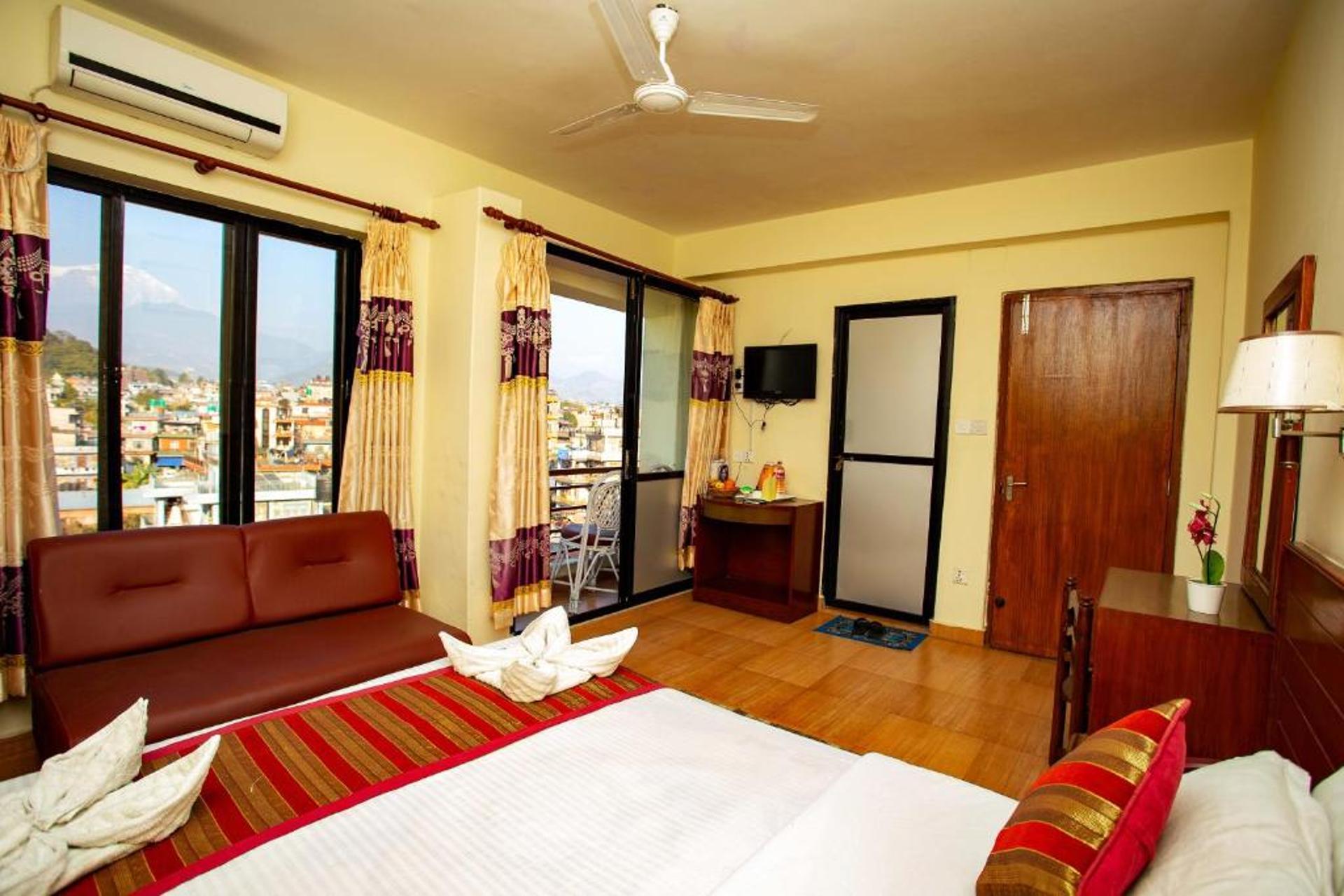 Deluxe Double Room with Mountain view