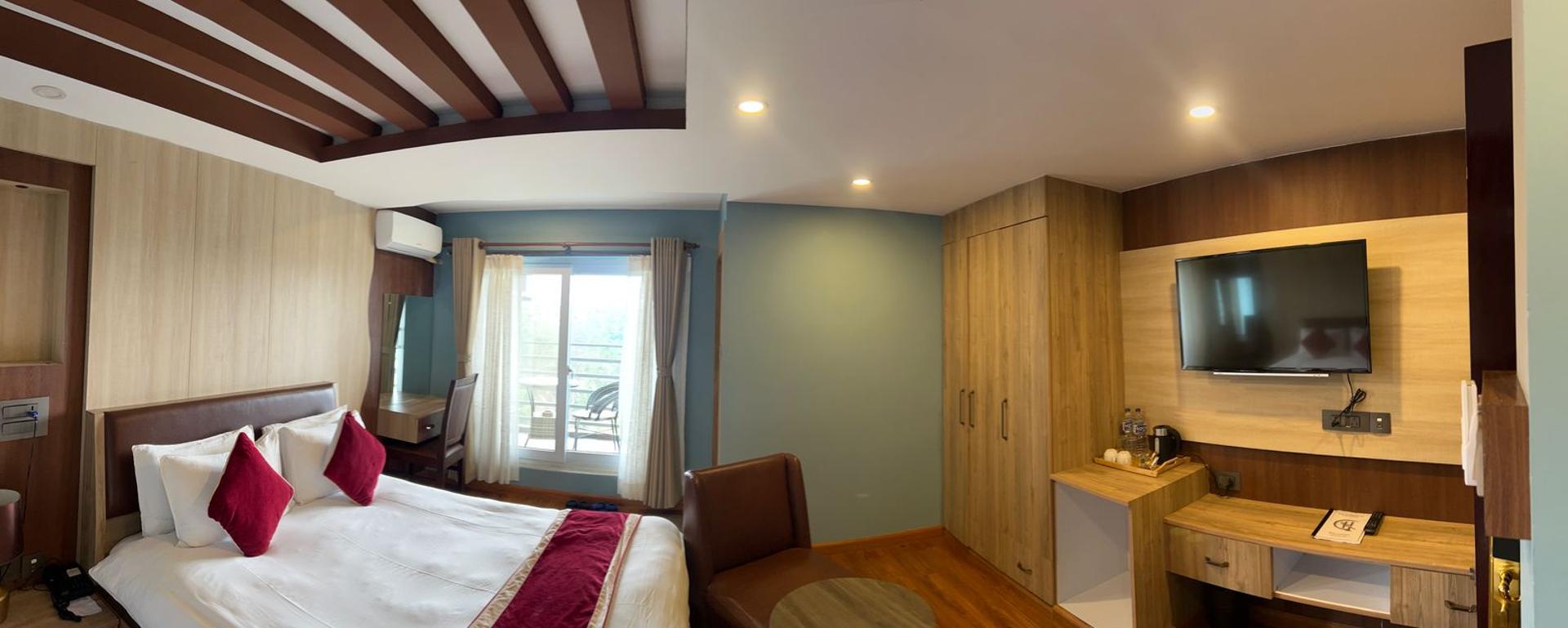 Deluxe Couple Room