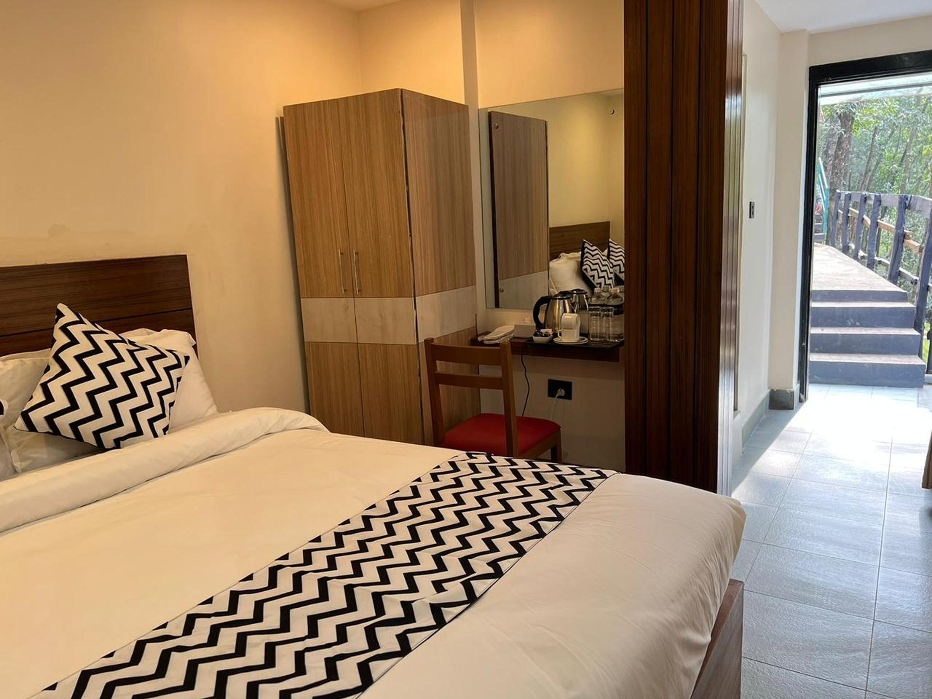 Standard Couple Room