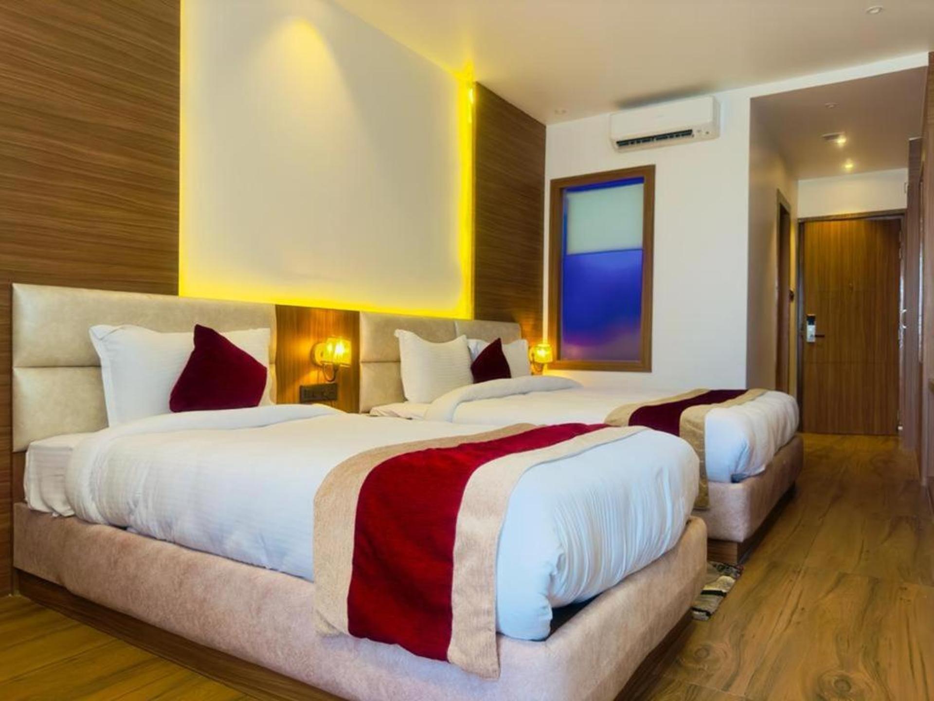 Deluxe Family Room