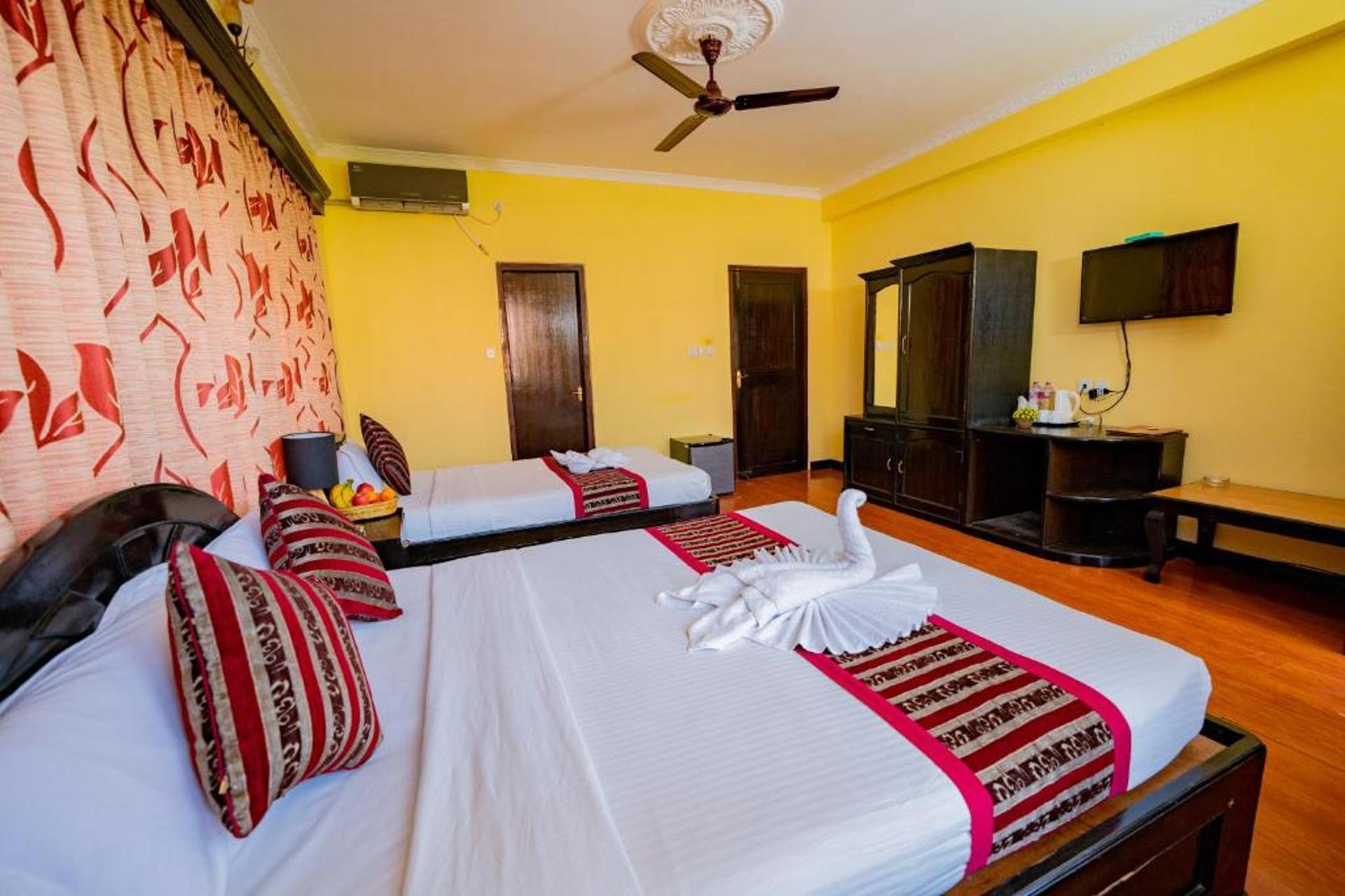 Deluxe Family Room