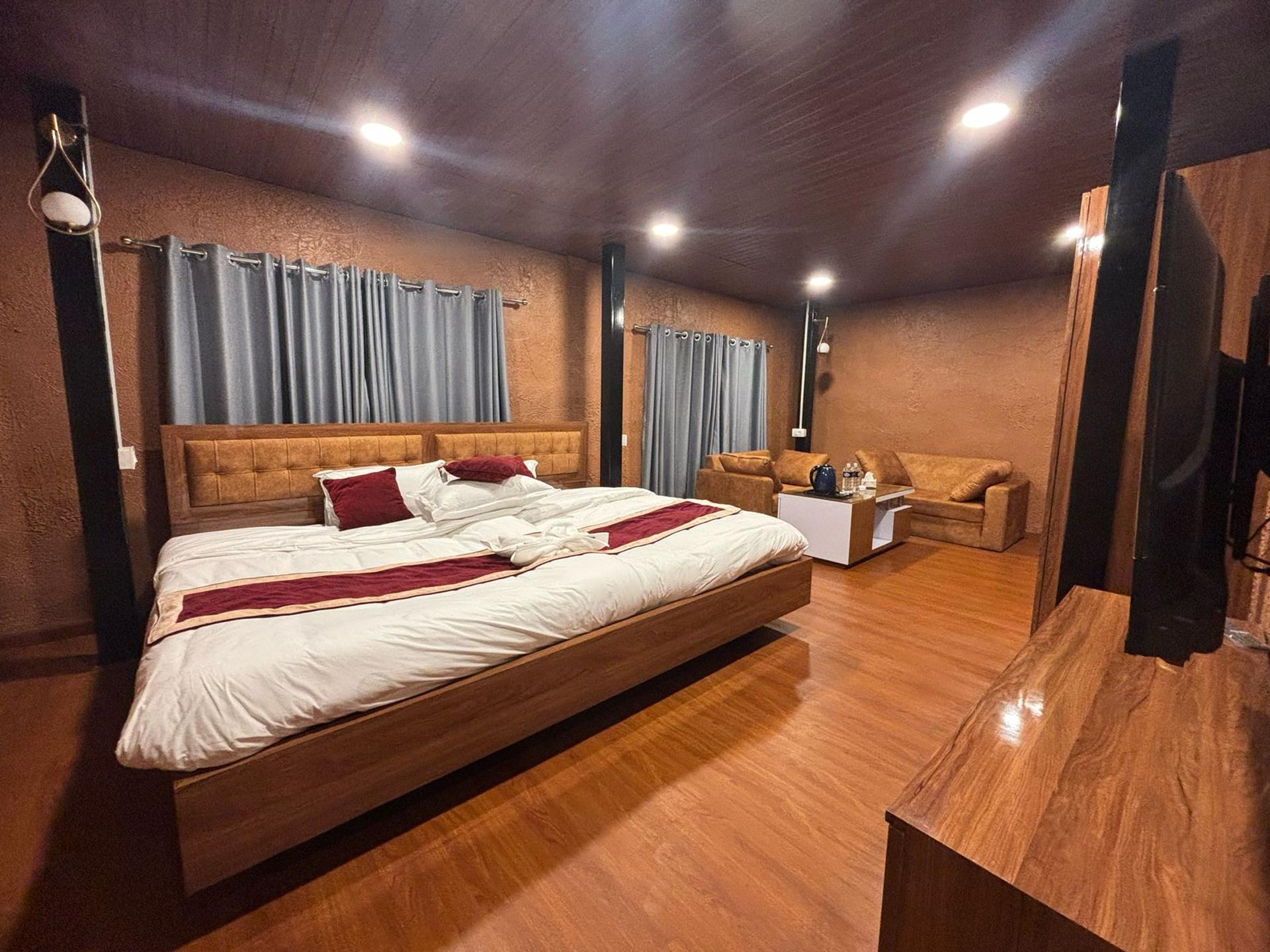 Standard Deluxe Room
