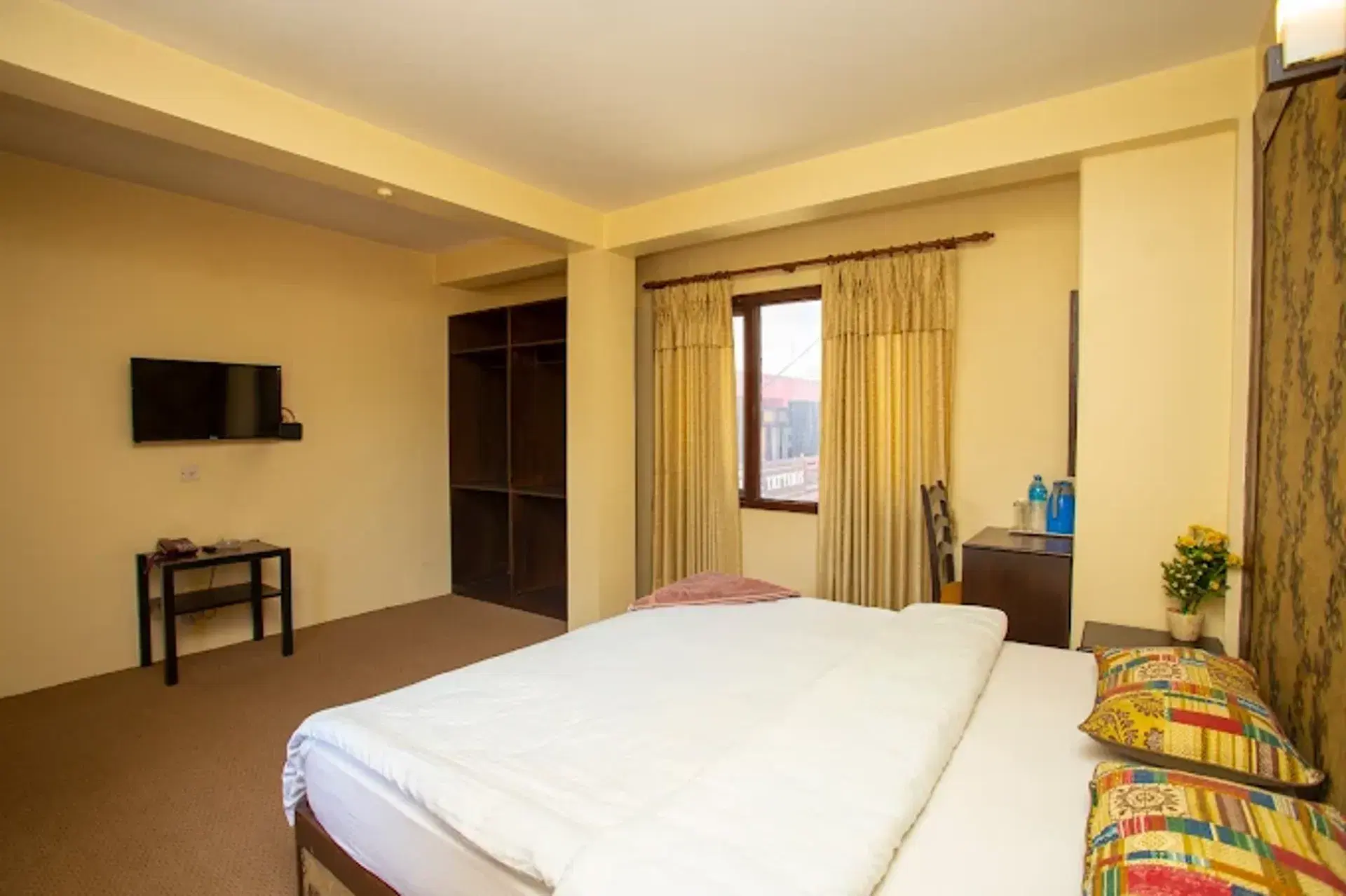 Deluxe Couple Room