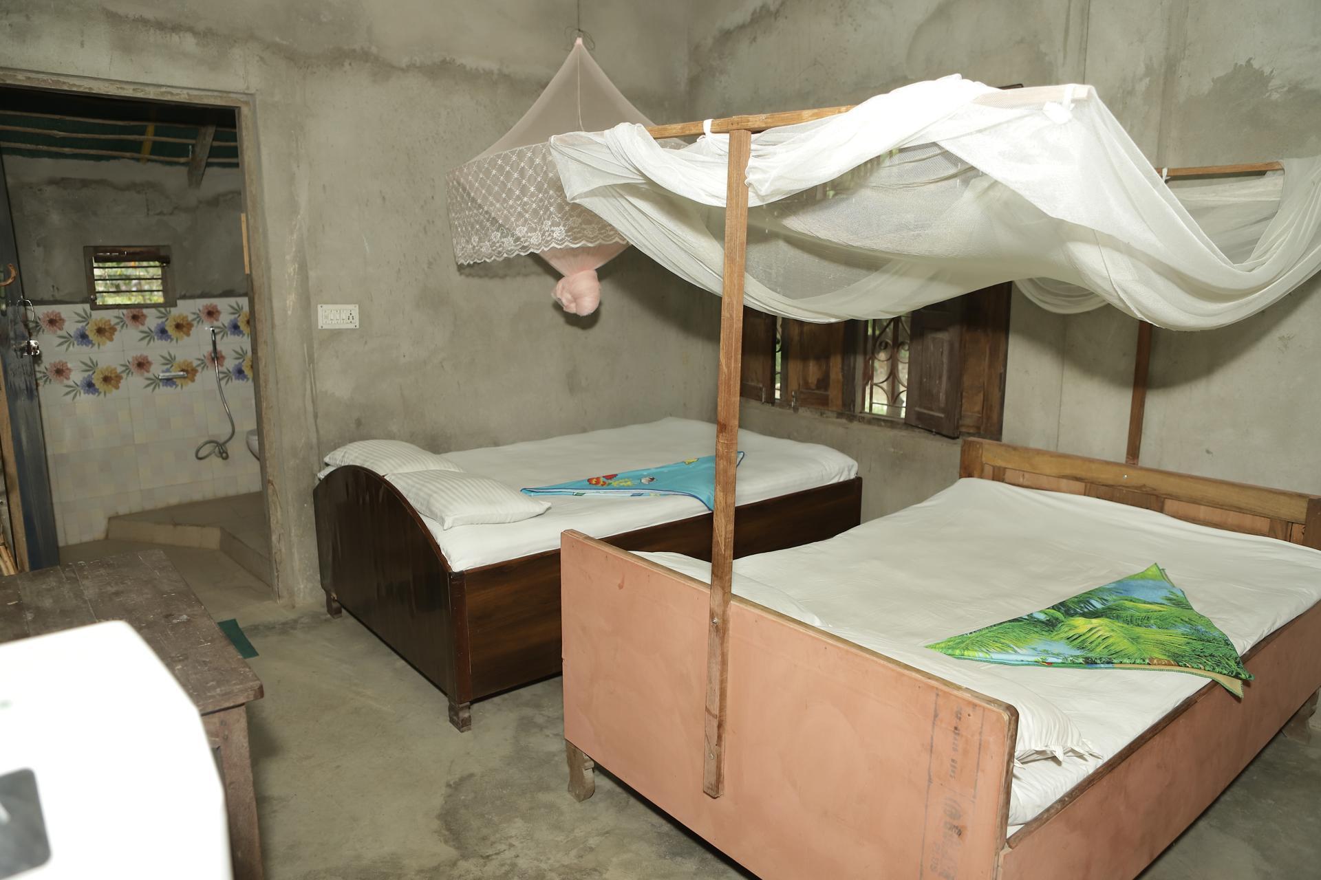 Twin Bed Room