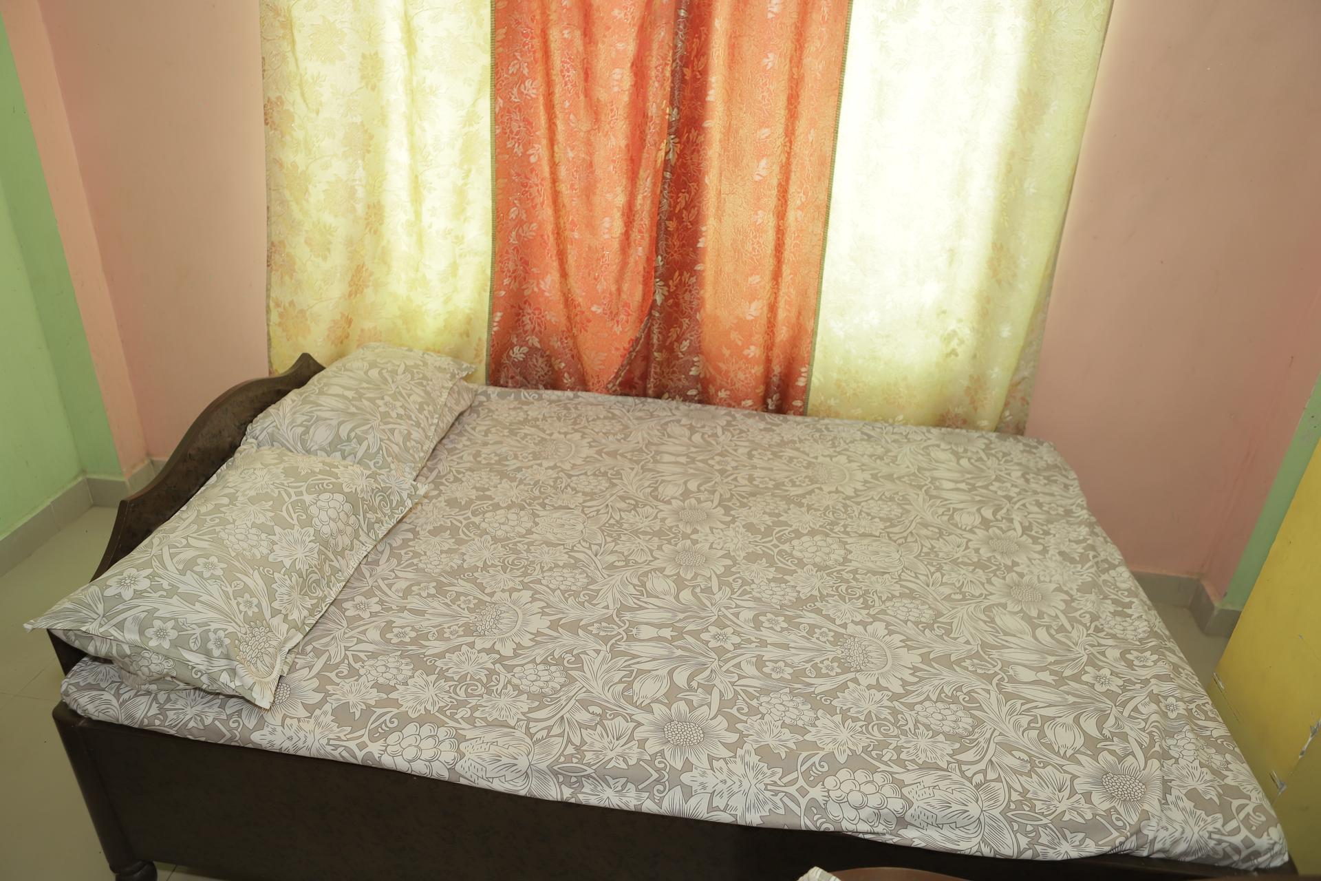 Twin Bed Room