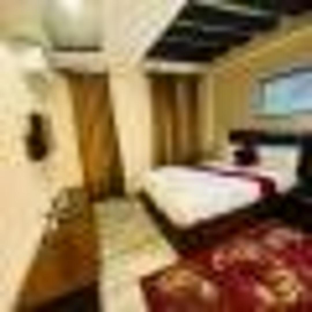 Single Deluxe Room