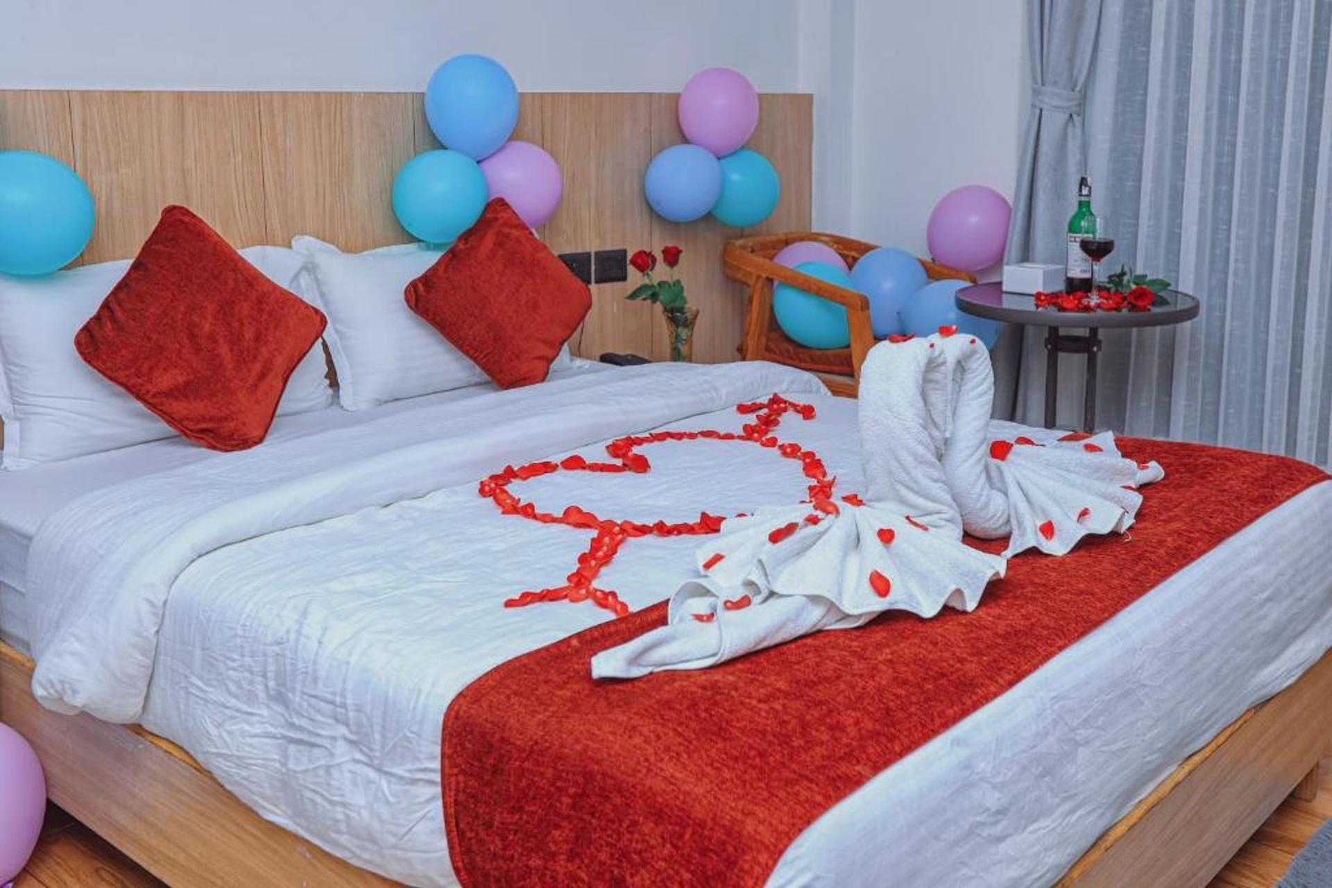 Deluxe Couple Room