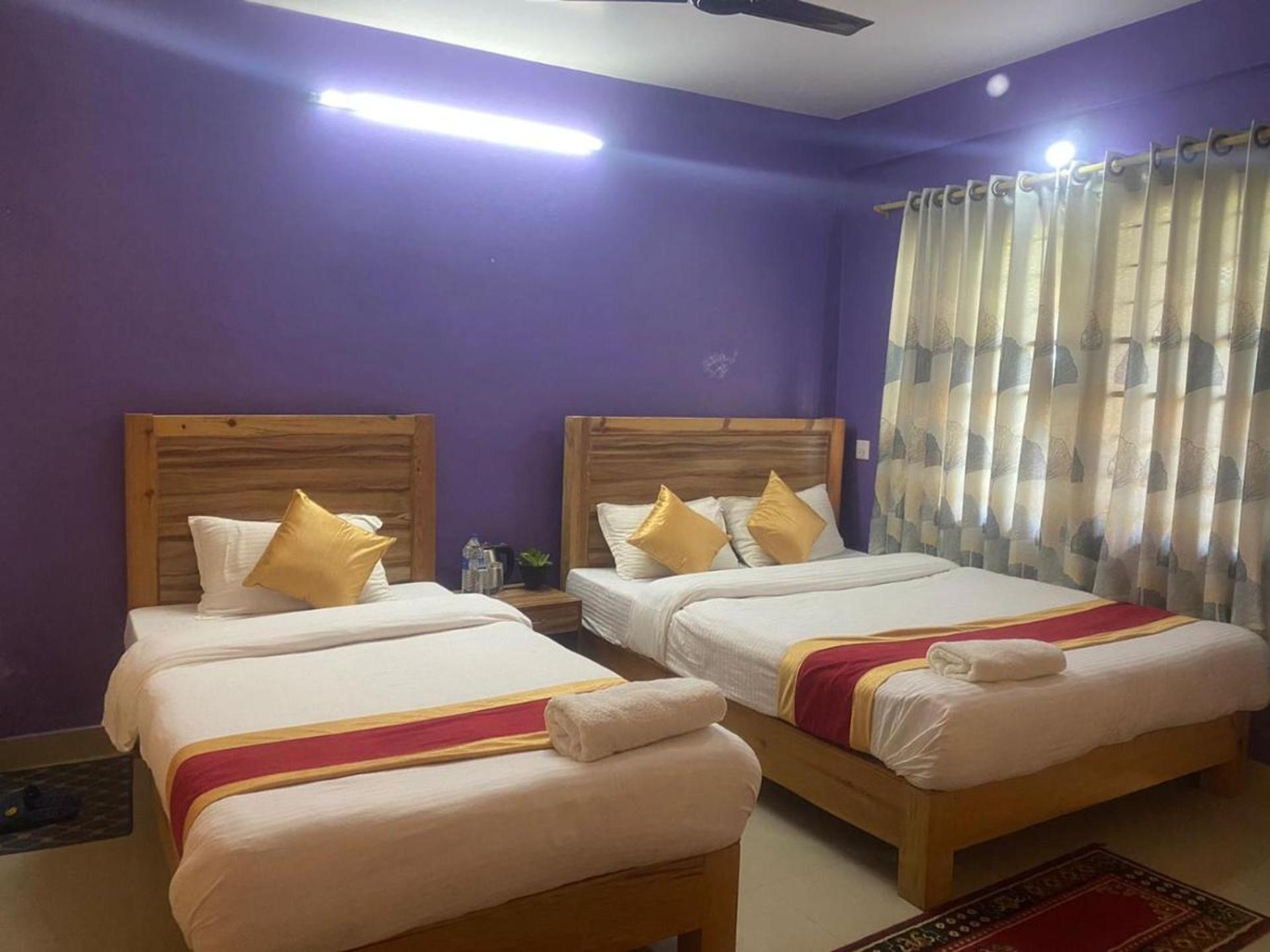 Standard Triple room