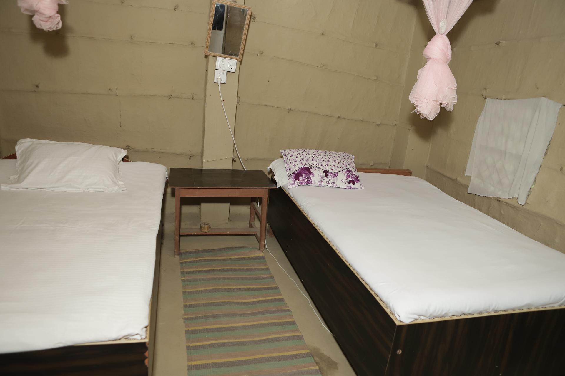 Twin Bed Room