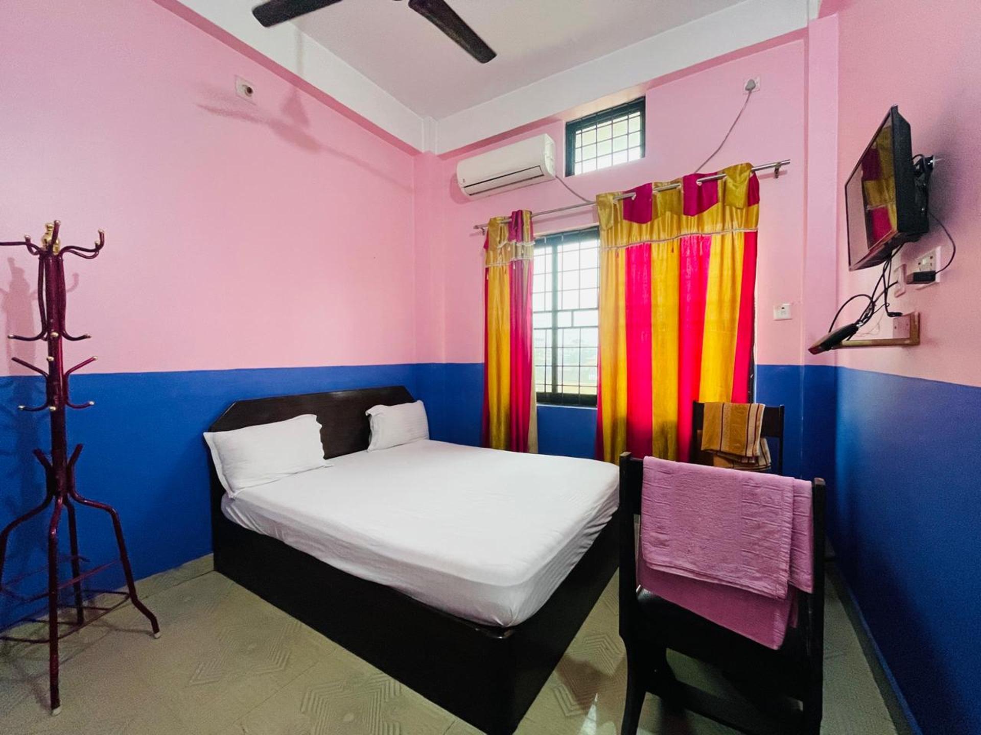 Deluxe Couple Bed Room