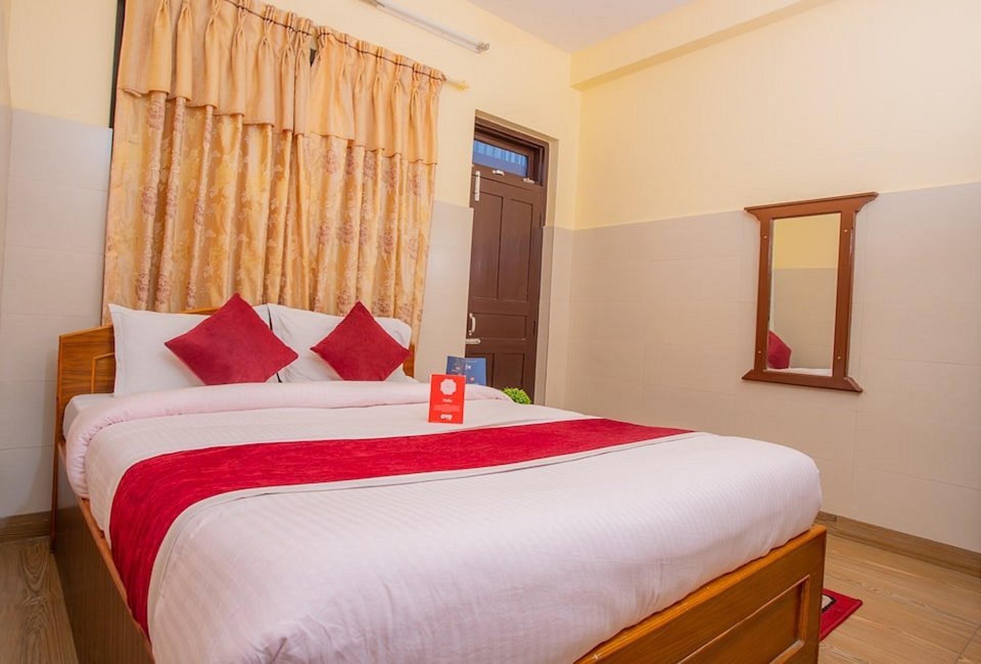 Deluxe Couple Room