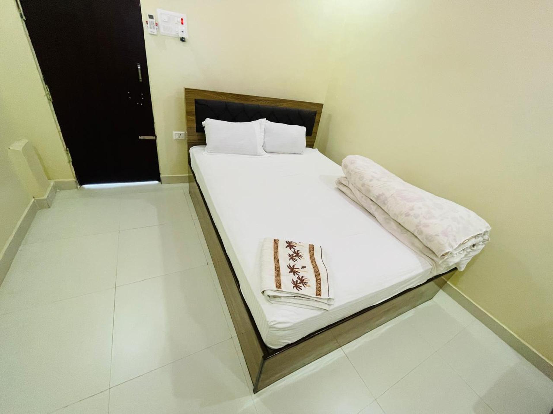 Couple Non AC Room