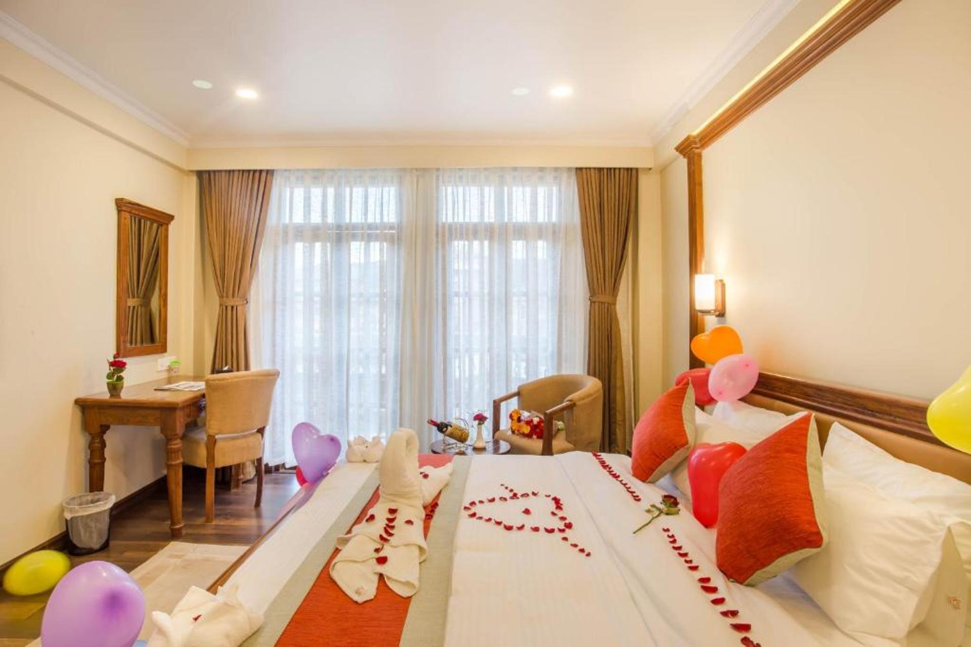 Honeymoon Suite