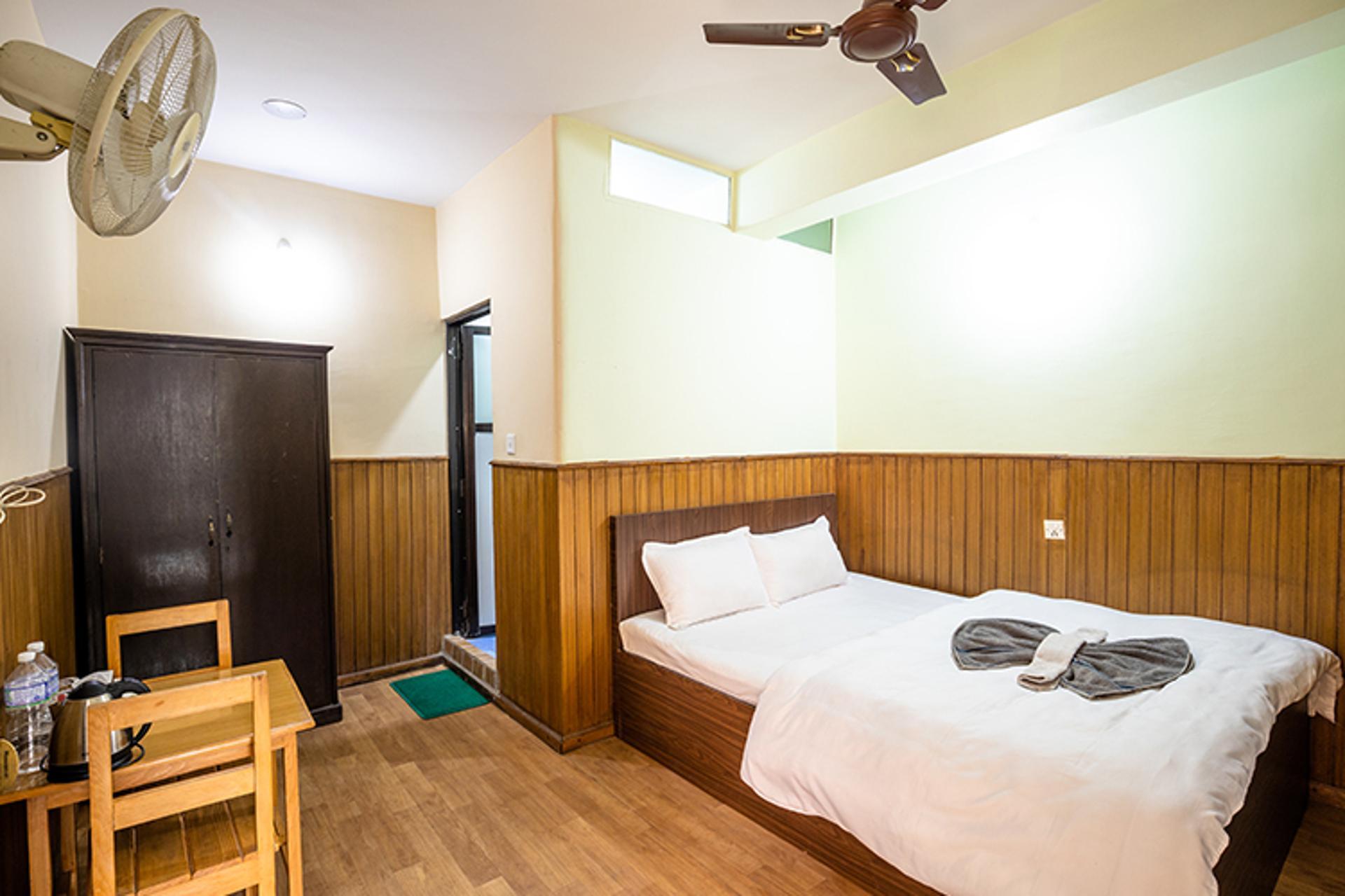 Standard Semi-Double(Couple)Room