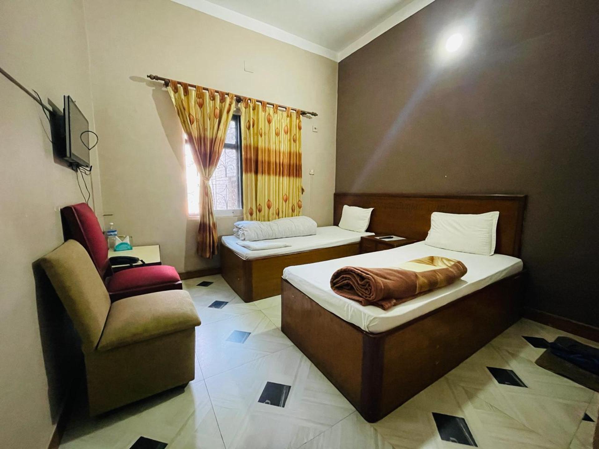 Twin Bed Room