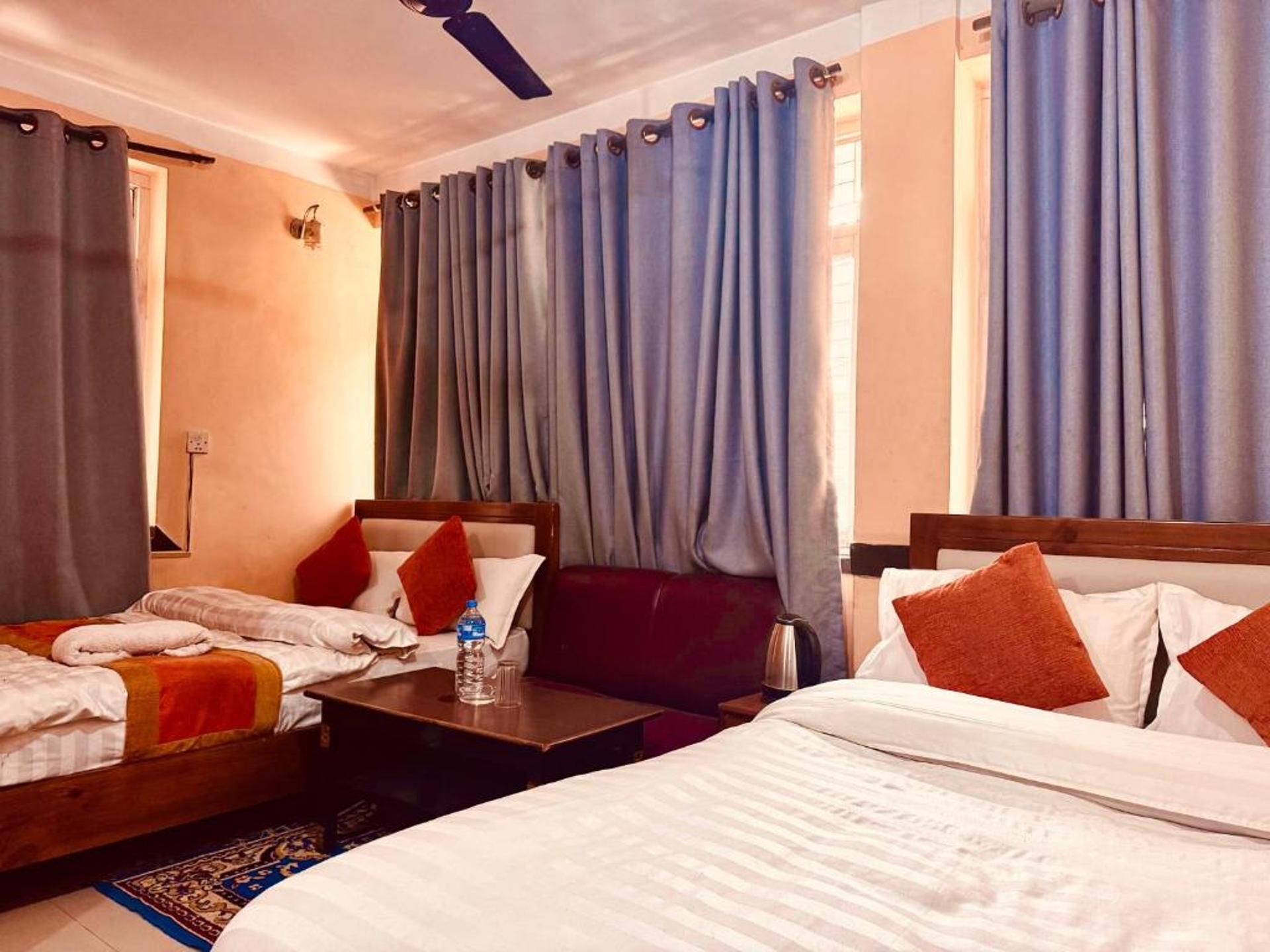 Deluxe Family Quadruple Room with A/C