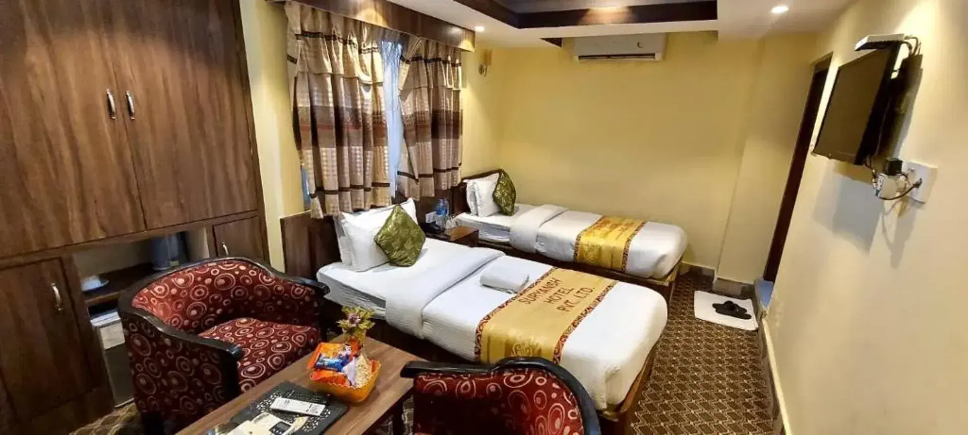 Deluxe Twin Bed
