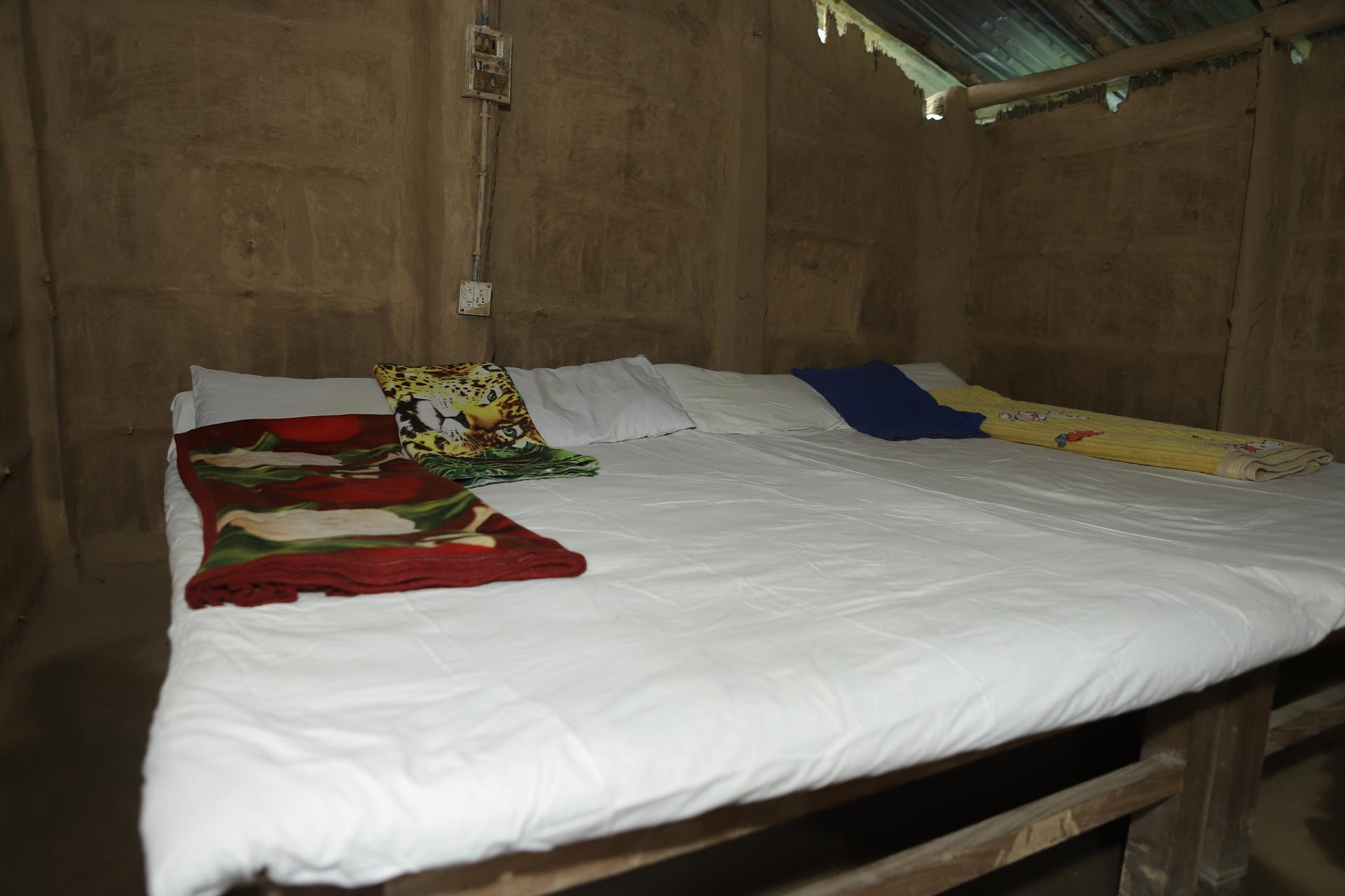 Twin Bed Room